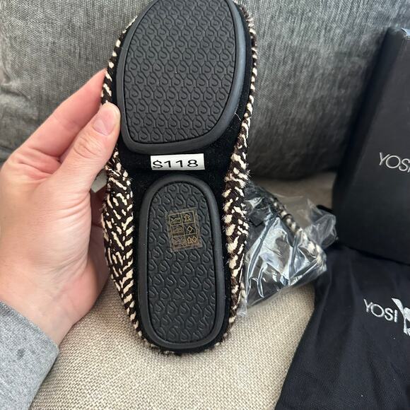 NEW YOSI SAMRA Black Whisper White Calf Fur Leather Samara Ballet Flats Foldable - Picture 5 of 7